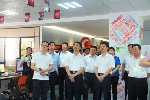天津市西青區(qū)區(qū)委書記周家彪一行蒞臨訊網(wǎng)網(wǎng)絡(luò)參觀取經(jīng)