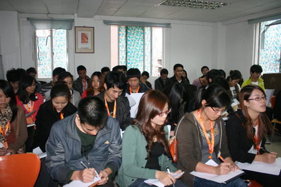 訊網(wǎng)員工現(xiàn)場進行心理筆試